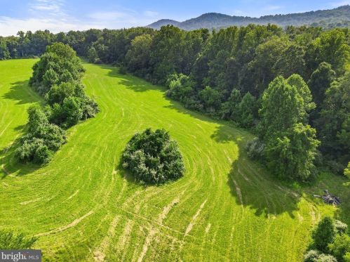 9625 Ivanhoe Ln, Delaplane, VA 20144-2168