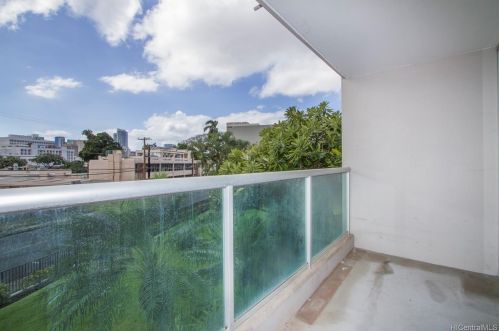 1448 Young St, Honolulu HI  96814-1837 exterior