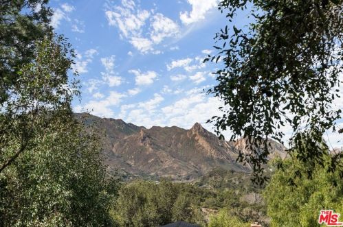 25600 Isle Of View Pl, Calabasas, CA 91302-2221