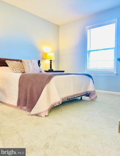 201 Deerfield Dr, Charles Town WV  25414-4805 exterior