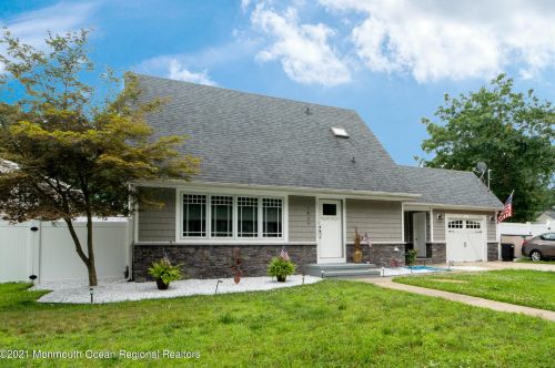 1829 Serpentine Dr, Lacey, NJ 08731-3255