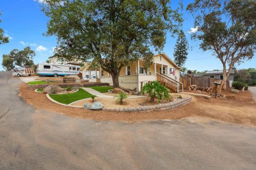 306 South Ln, El Cajon, CA 92021-4344