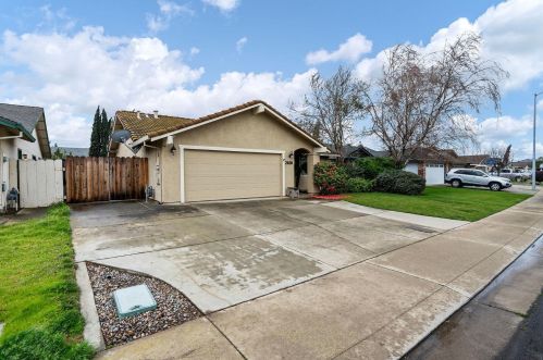 2620 Park West Dr, Lodi, CA 95242-4663
