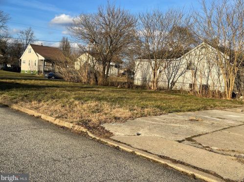 304 Terrace Ave, Somerdale, NJ 08083-2129