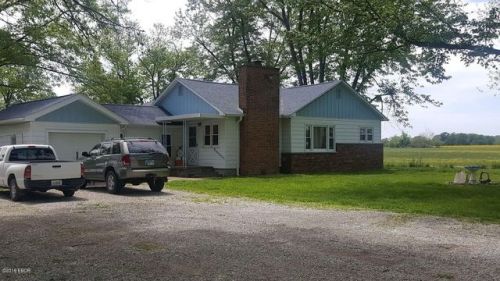 447 1st North St, Tamaroa, IL 62888-4009