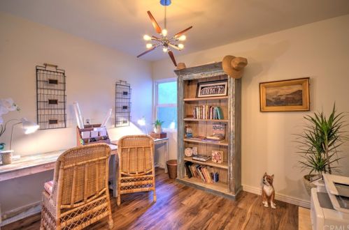 2360 Shields St, Glendale CA  91214-1541 exterior