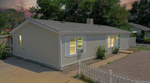 5530 Grove St, Denver, CO 80221-6548