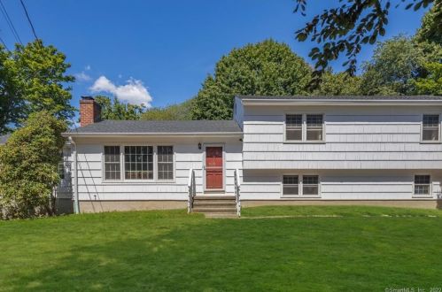 27 Pheasant Ln, Norwalk, CT 06854-3217