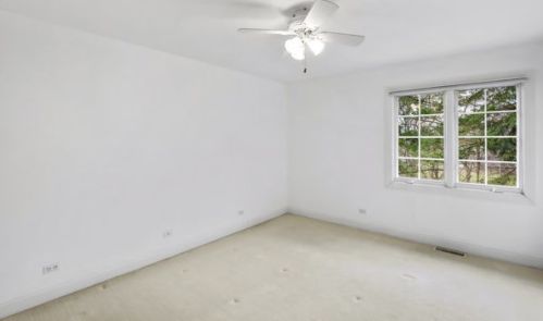 1 Clubside Ct, Willowbrook IL  60527-8129 exterior