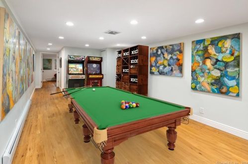 12 Splitrock Rd, Norwalk CT  06854-4713 exterior