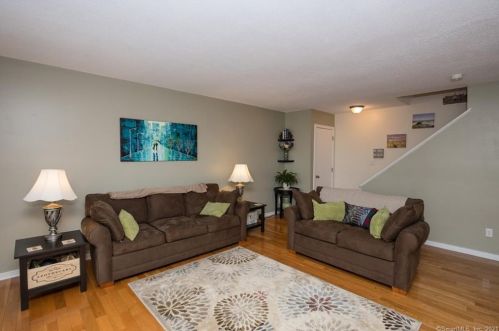 85 Staffordshire Commons Dr, Wallingford, CT 06492-1757