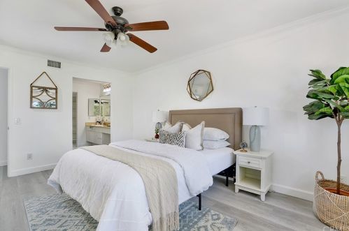 5215 Thorn Tree Ln, Irvine CA  92612-2346 exterior