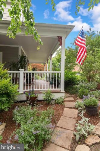 105 Putnam Ct, Harpers Ferry, WV 25425-3615