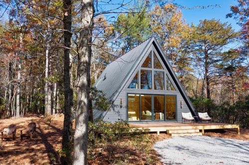 2015 Old Parker Place Rd, Ellijay, GA 30536-4912