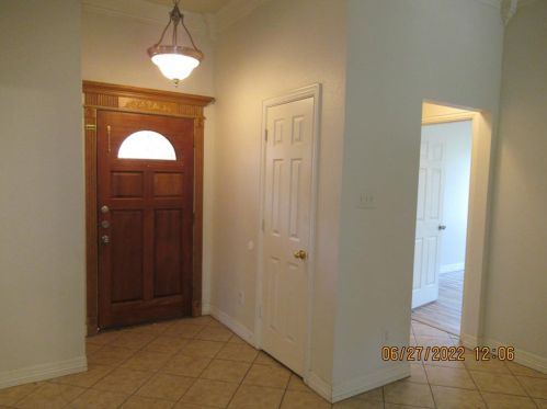 2829 Milam St, Fort Worth TX  76112-6710 exterior