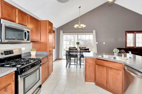 1559 Sawgrass Ln, Sollitt, IL 60401-3379