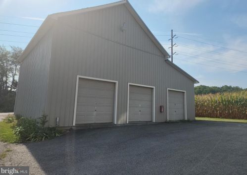 750 Summit Dr, Lancaster PA  17601-1152 exterior