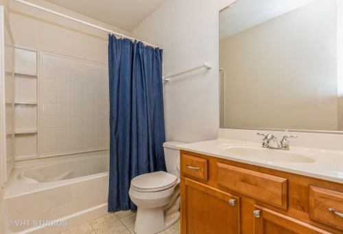 868 Clover Ln, Pingree Grove IL  60140-9116 exterior