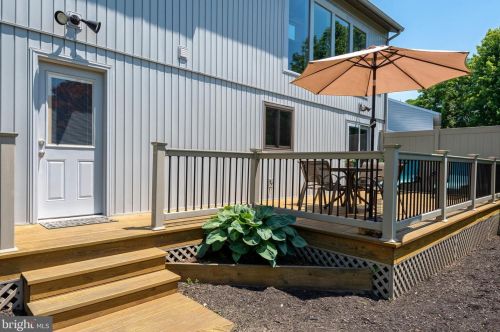 884 Salisbury Ct, Lancaster PA  17601-4481 exterior