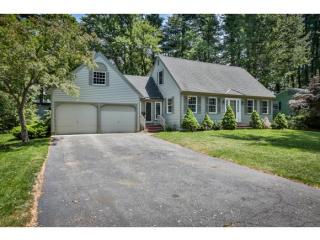 6 Maywood Dr, Nashua, NH 03064-1646