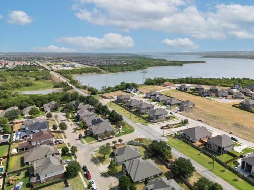 203 Lorient Dr, Midlothian, TX 76063-5572