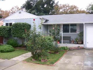 637 Paradise Blvd, Hayward, CA 94541-1439