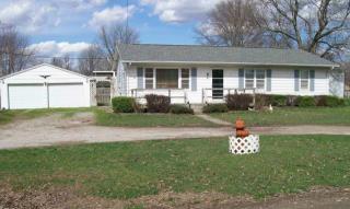 9 Wurl Ln, Altamont, IL 62411-1746