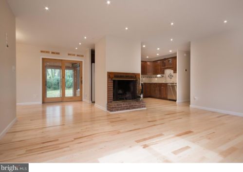 384 Walnut Ln, Princeton NJ  08540-3447 exterior