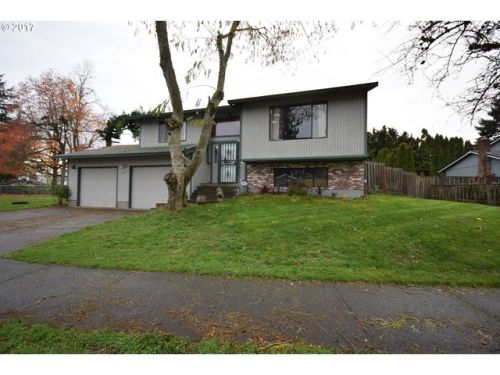 16741 Oak St, Portland, OR 97233-4235