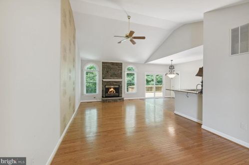 11708 Crest Maple Dr, Woodbridge, VA 22192-6630