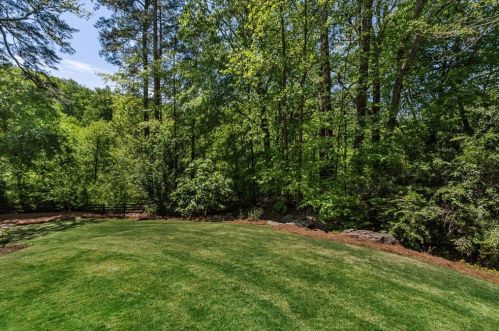 3994 Emma Ln, Atlanta GA  30342-3835 exterior