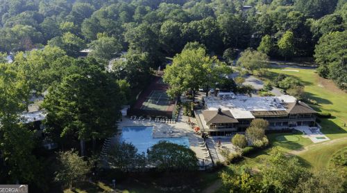 83 Montre Sq, Atlanta GA  30327-4046 exterior