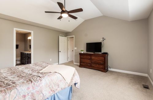 963 Burgess Ct, Cincinnati OH 45245-7022 exterior