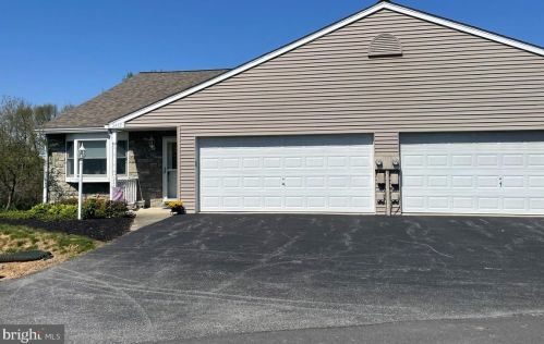 2452 Sweet Gum Cir, York, PA 17406-7538