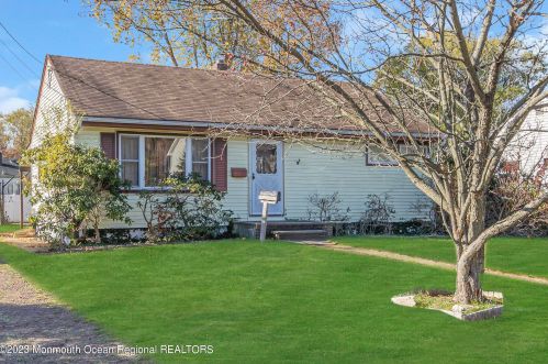 34 Kremer Ave, Tinton Falls, NJ 07724-1729