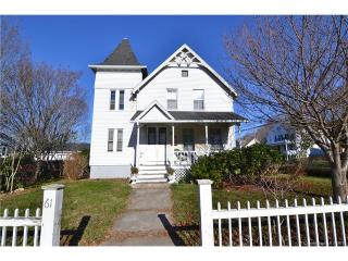 61 Main St, Mystic, CT 06355-2829