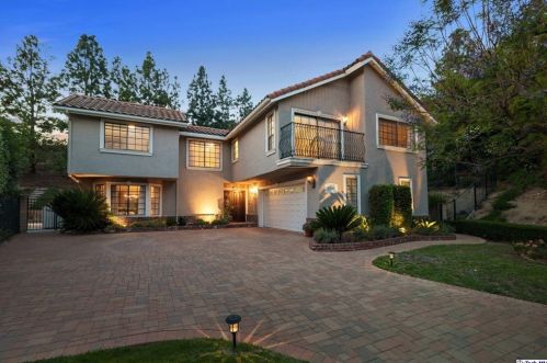 2520 Flintridge Dr, Glendale CA  91206-1033 exterior