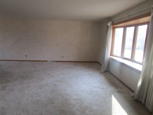 2500 University Ave, Waukegan, IL 60085-3357