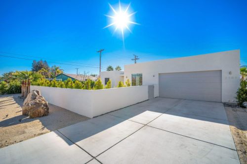 2101 Acacia Rd, Palm Springs, CA 92262-3619