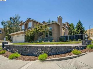 11278 Creekside Ct, Pleasanton, CA 94568-3511