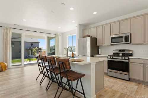 27524 10th Dr, Aurora CO  80018 exterior