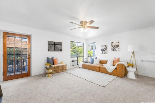 3248 Castle St, Honolulu HI  96815-3829 exterior