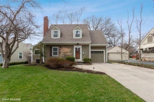 5334 Fairway Rd, Shawnee Mission, KS 66205-2636