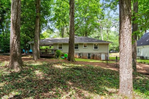 438 Hilderbrand Dr, Atlanta GA  30328-4124 exterior