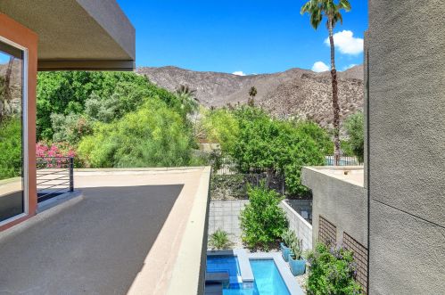 2831 Palm Canyon Dr, Palm Springs, CA 92264-4823