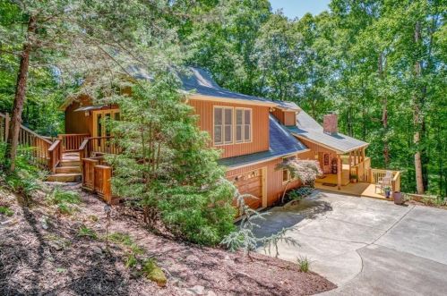 6355 Julian Rd, Gainesville, GA 30506-6413