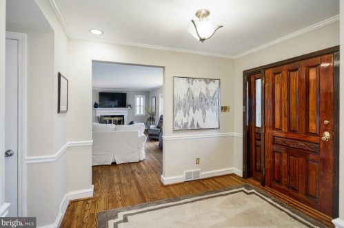348 Kings Hwy, Tavistock, NJ 08033-1205