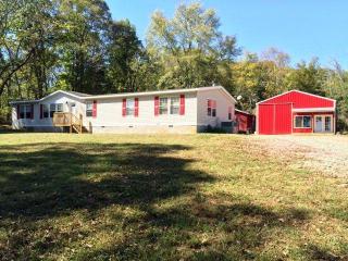 910 Parker Rd, Ravenscroft, TN 38583-4795