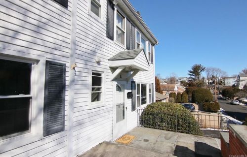 11 Gerry St, Greenwich CT  06830-6201 exterior