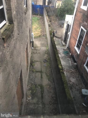 1814 22nd St, Philadelphia PA 19140-4703 exterior